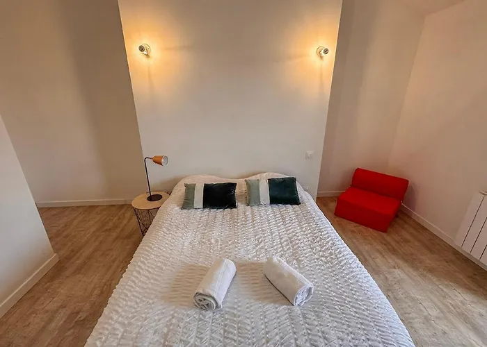 بيت للعطل Entre Bressuire & Thouars- By R&g *